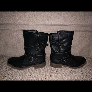 Good condition. Worn a few times.